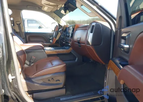 2015 Chevrolet Silverado 2500Hd High Country z USA, uszkodzony, nr VIN 1GC1KXE85FF664886